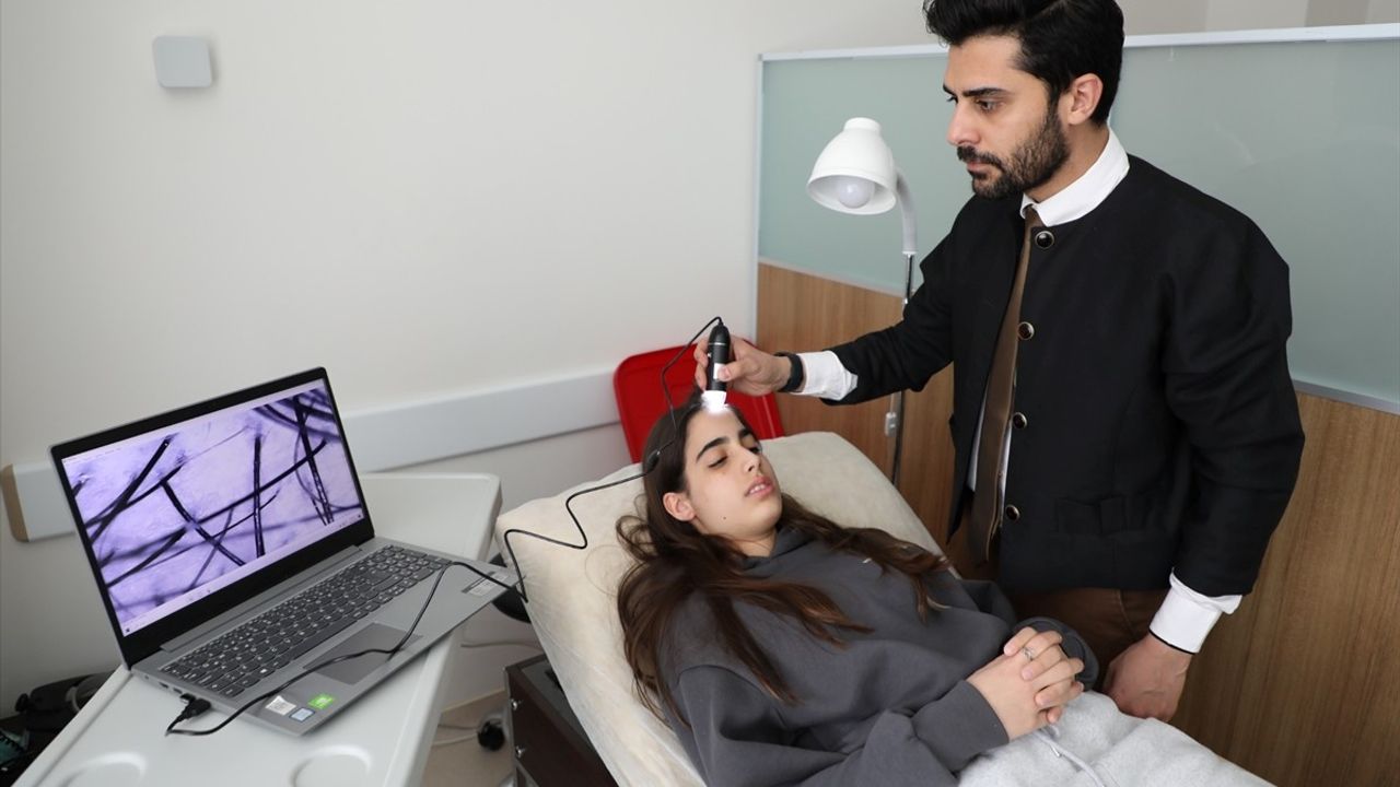 Saç Dökülmesinde Doğru Tedavi İçin Saç Analizi