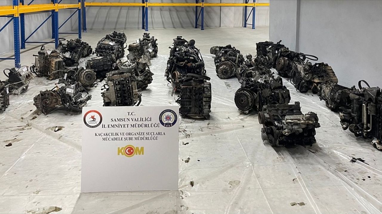 Samsun'da Operasyon: Kaçak 32 Lüks Araç Motoru Ele Geçirildi