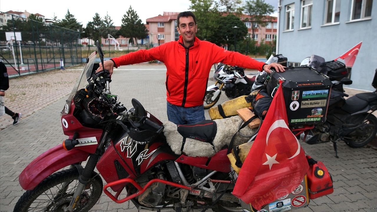 Şilili Motosikletçi İnebolu'dan Ankara'ya İstiklal Sürüşü'ne Katıldı