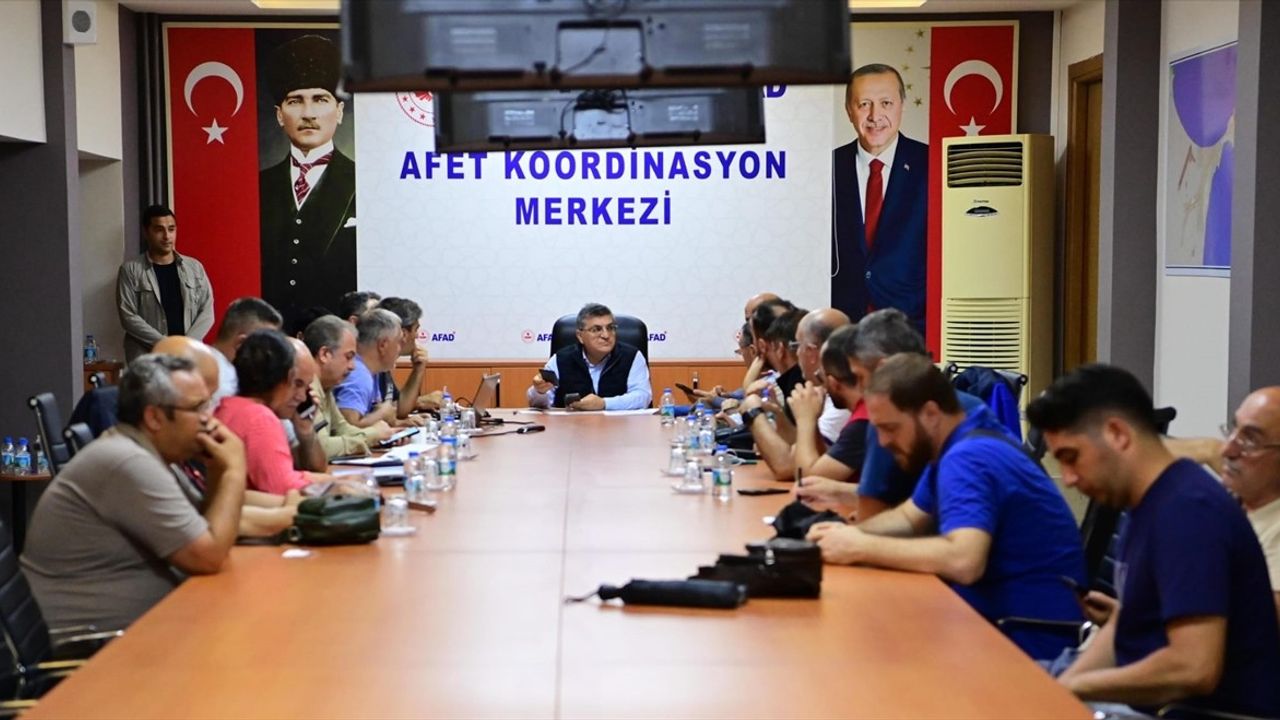 Sinop Valisi Özarslan, Erfelek'te Sağanak Sonrası İncelemelerde Bulundu