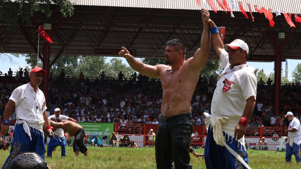 Tarihi Kırkpınar Yağlı Güreşleri başladı! 