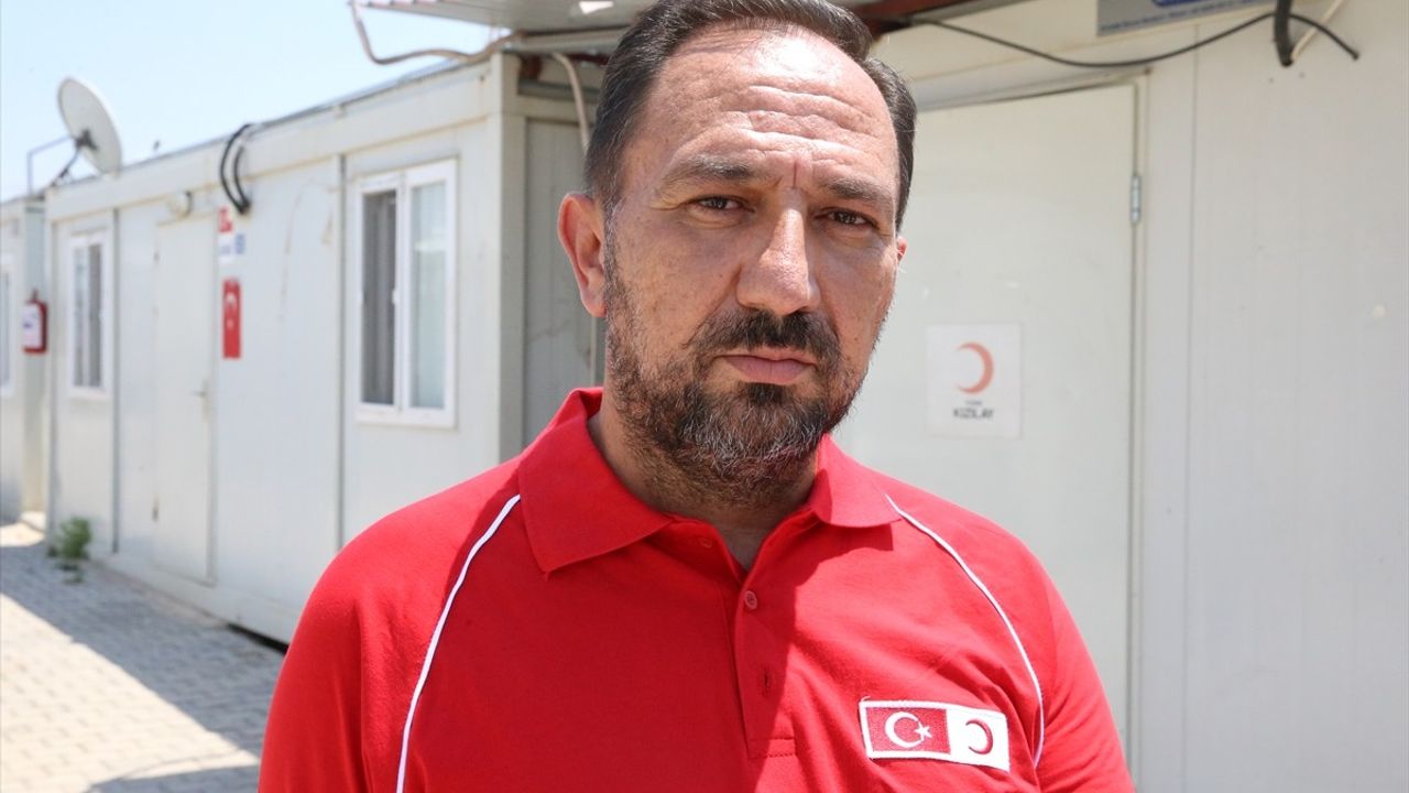 Türk Kızılay, Depremzedelere Temiz Su Temin Ediyor