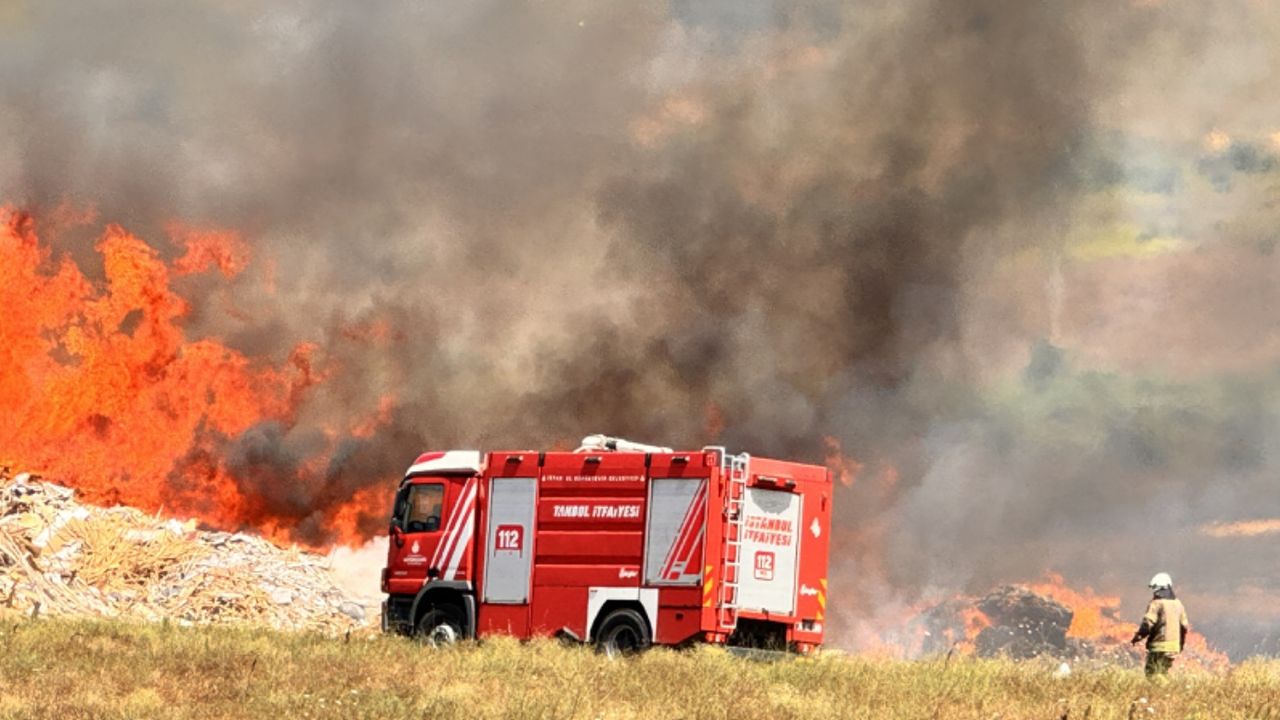 Tuzla’da otluk alanda yangın: Helikopterle müdahale ediliyor 