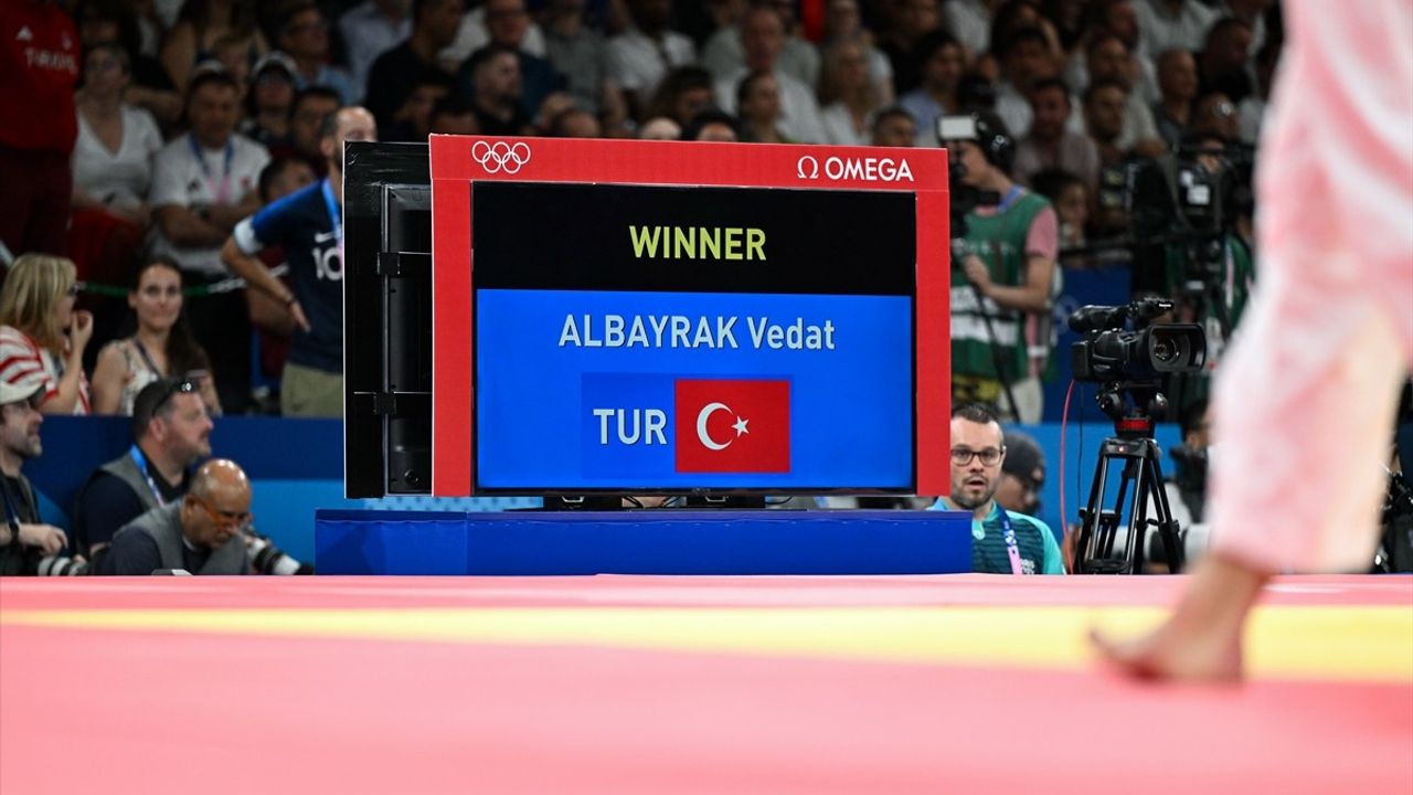 Vedat Albayrak, Paris 2024'te Son 16 Turuna Yükseldi