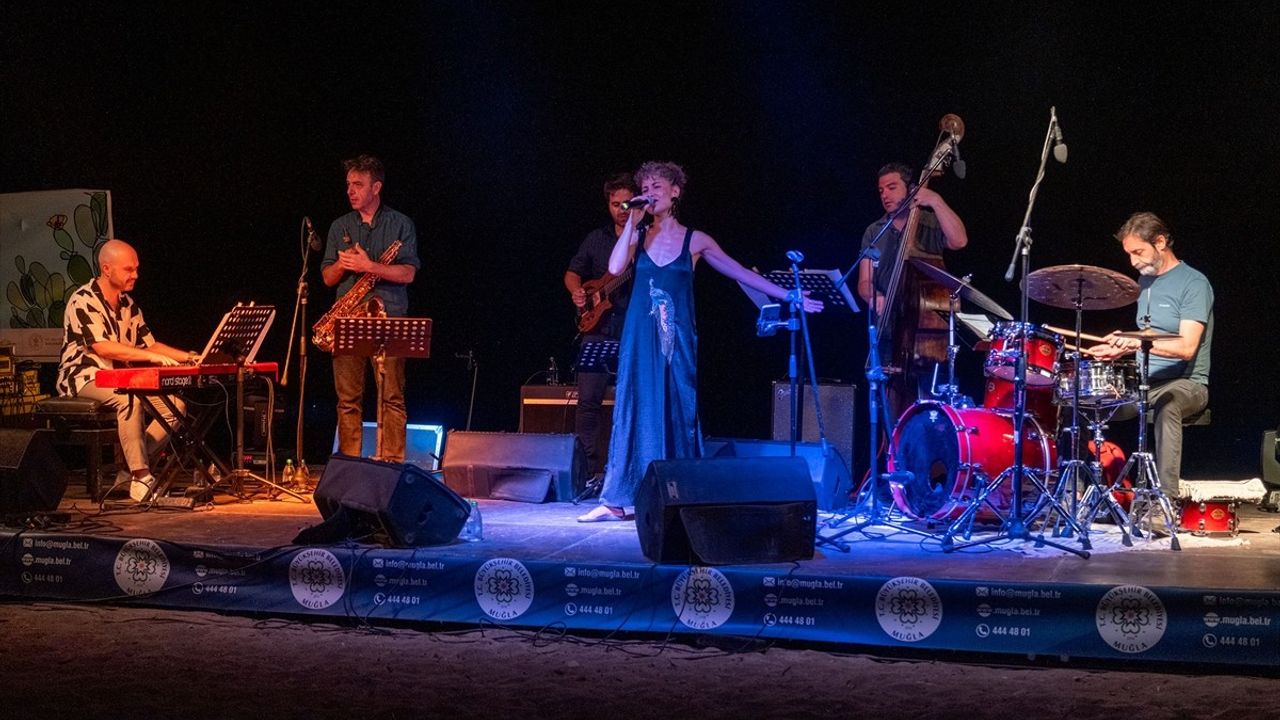 21. Gümüşlük Müzik Festivali'nde Çağıl Kaya Coşkusu