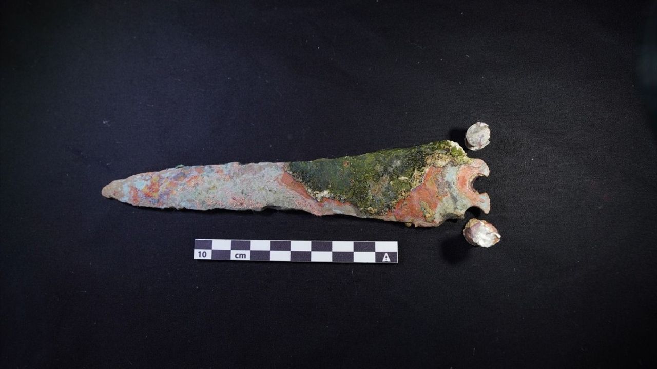 3.600 Yıllık Girit-Minos Hançeri Akdeniz'deki Kazılarda Ortaya Çıktı