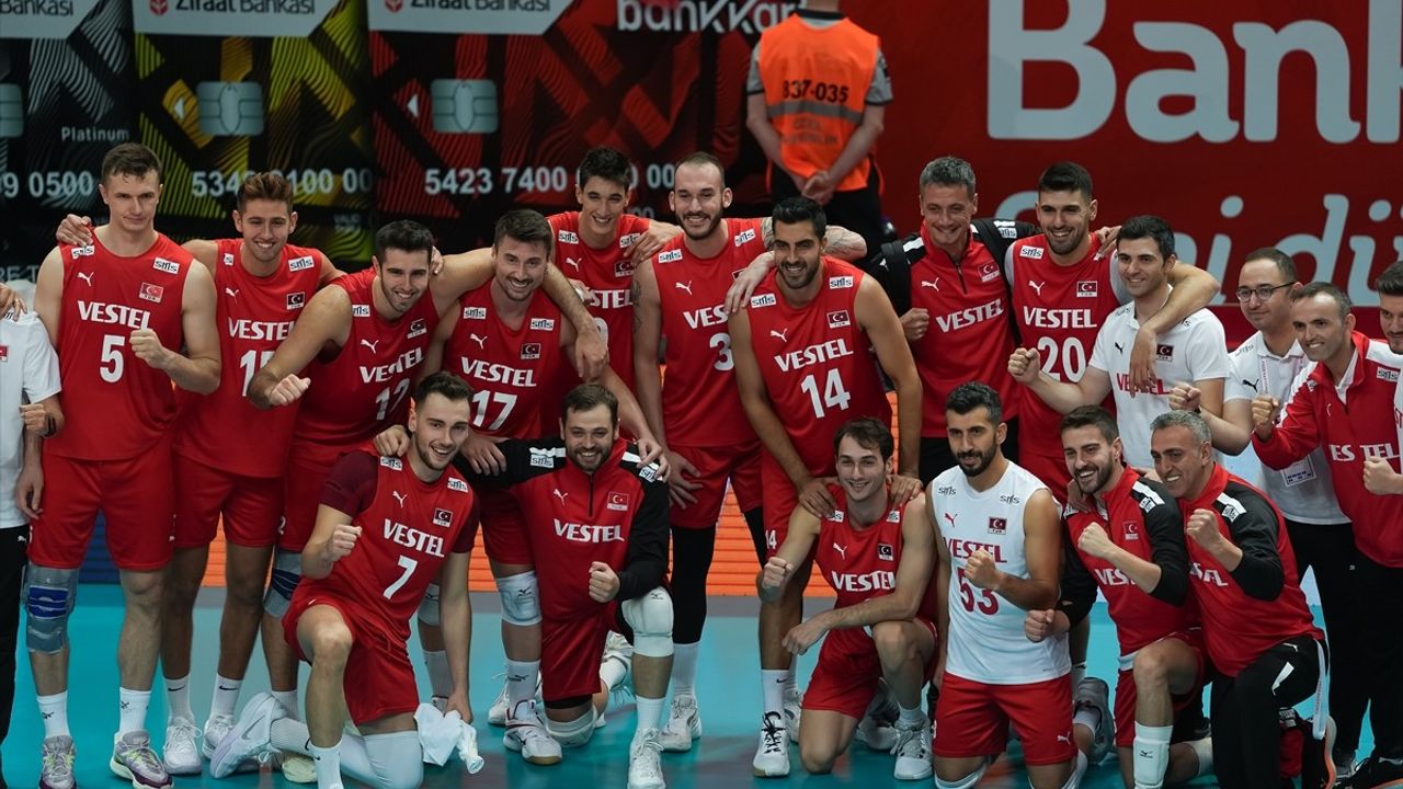 A Milli Erkek Voleybol Takımı, Macaristan'ı Mağlup Etti