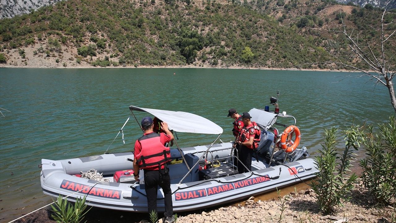 Adana'da Helikopter Kırıma Uğradı, İncelemeler Devam Ediyor