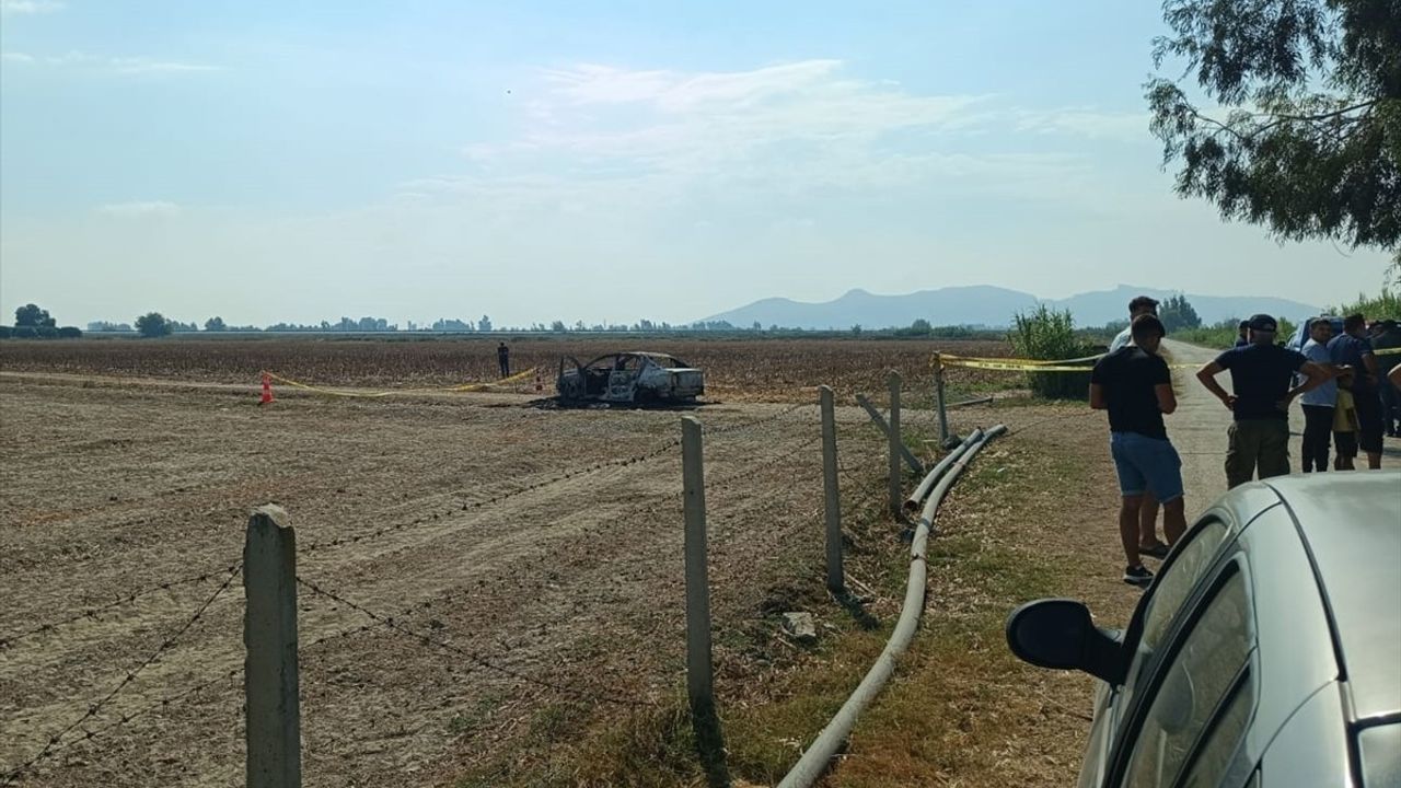 Adana'da Yanmış Araçta Erkek Cesedi Bulundu