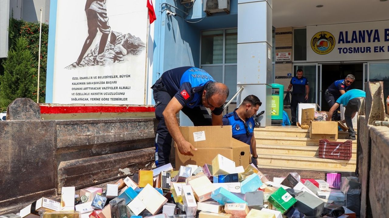 Alanya'da 7,857 Şişe Sahte Parfüm Ele Geçirildi