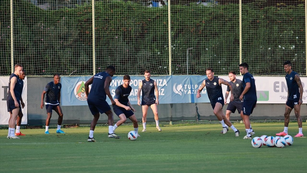 Alanyaspor, Eyüpspor Maçına Hazırlıklarını Tümüyle Sürdürüyor
