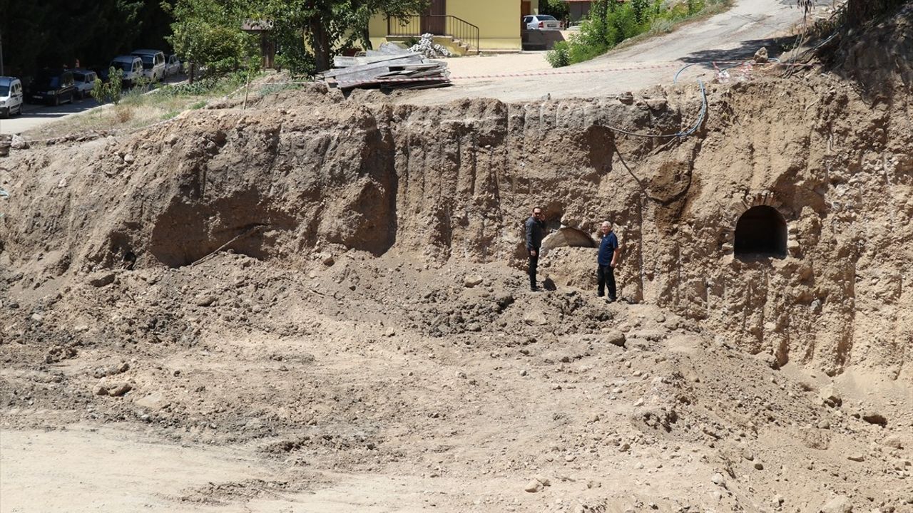 Amasya'da Roma Dönemine Ait Mezarlar Keşfedildi