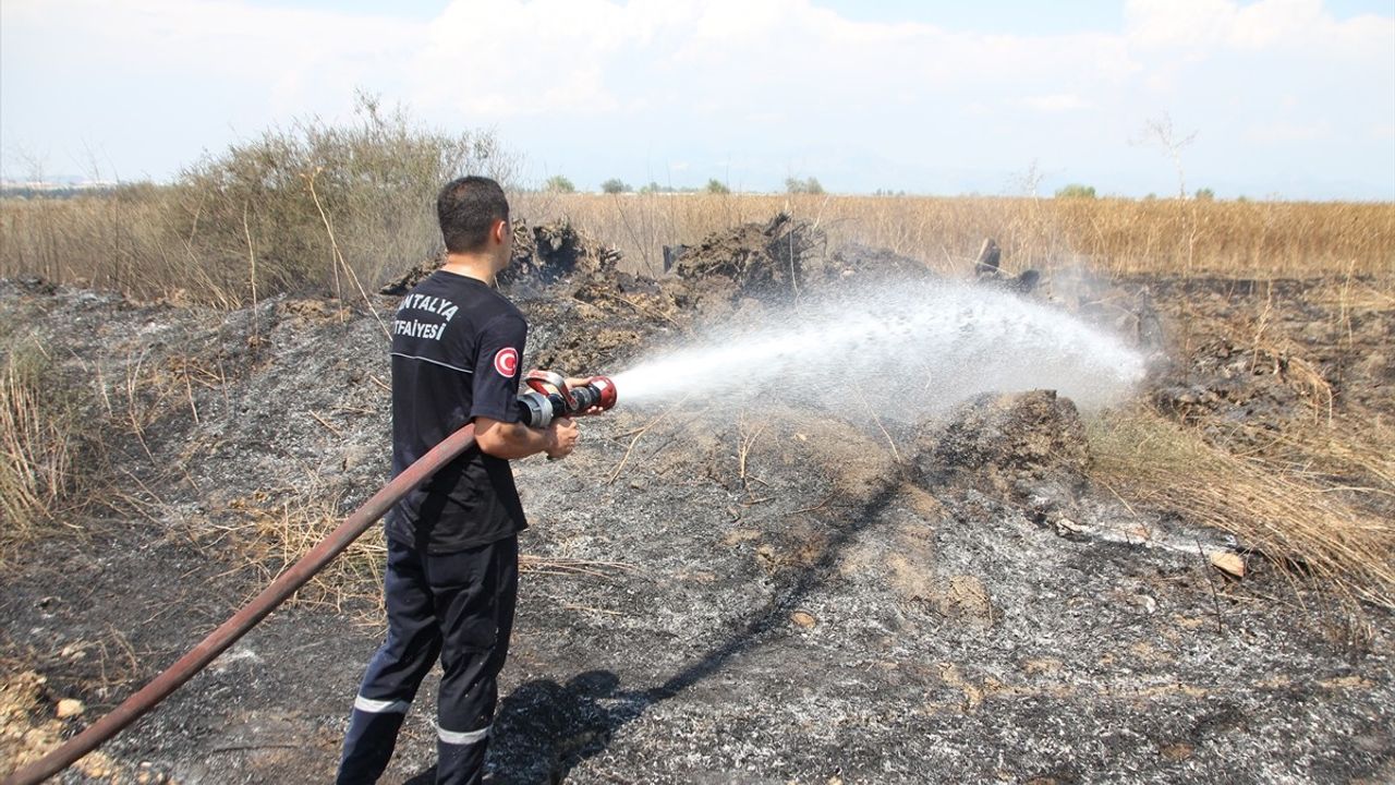Antalya'da Yangın Kontrol Altına Alındı