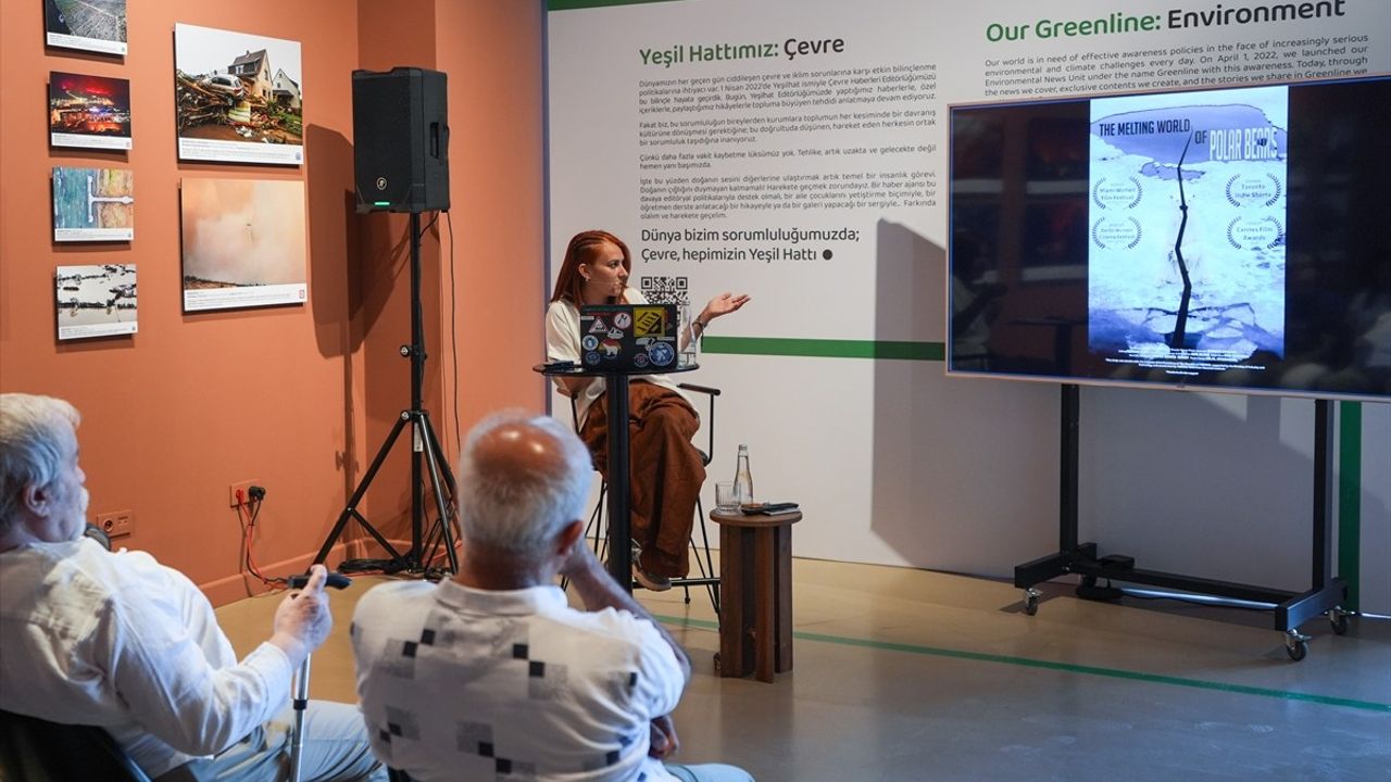 Antarktika ve Arktik Üzerine Gözlemler: Kıdemli Foto Muhabiri Şebnem Coşkun'un Perspektifi