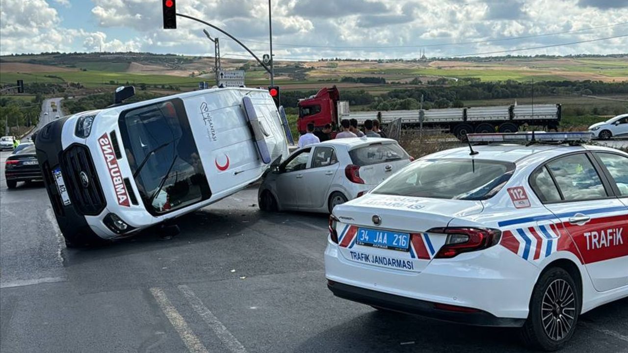 Arnavutköy'de Zincirleme Kaza: 4 Yaralı