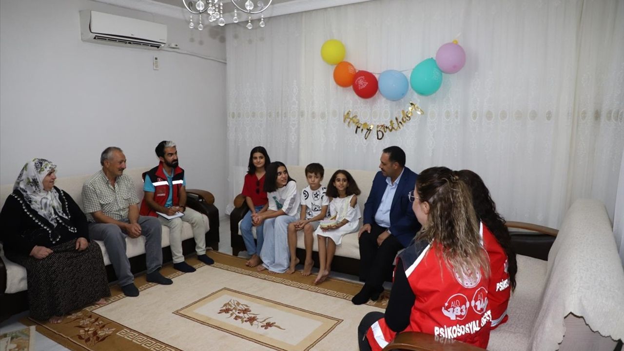 Bakan Göktaş'tan Depremzede Vuslat Rana'ya Sıcak Bir Doğum Günü Sürprizi