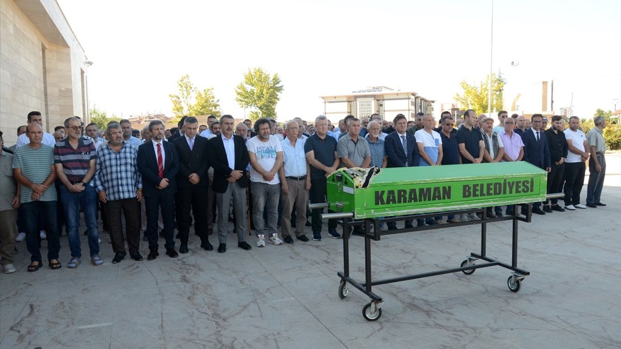 Bakan Yusuf Tekin Karaman'da Cenaze Törenine Katıldı