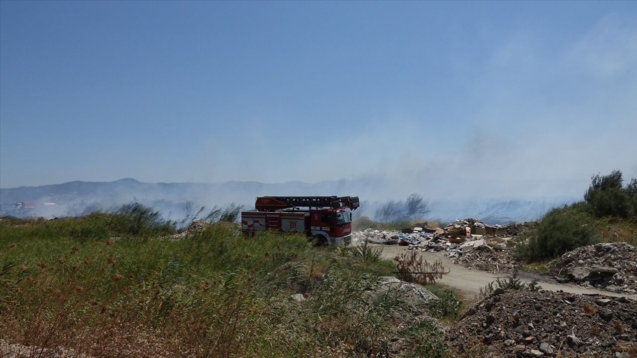 Balıkesir'de Sazlık Yangınları Kontrol Altına Alındı