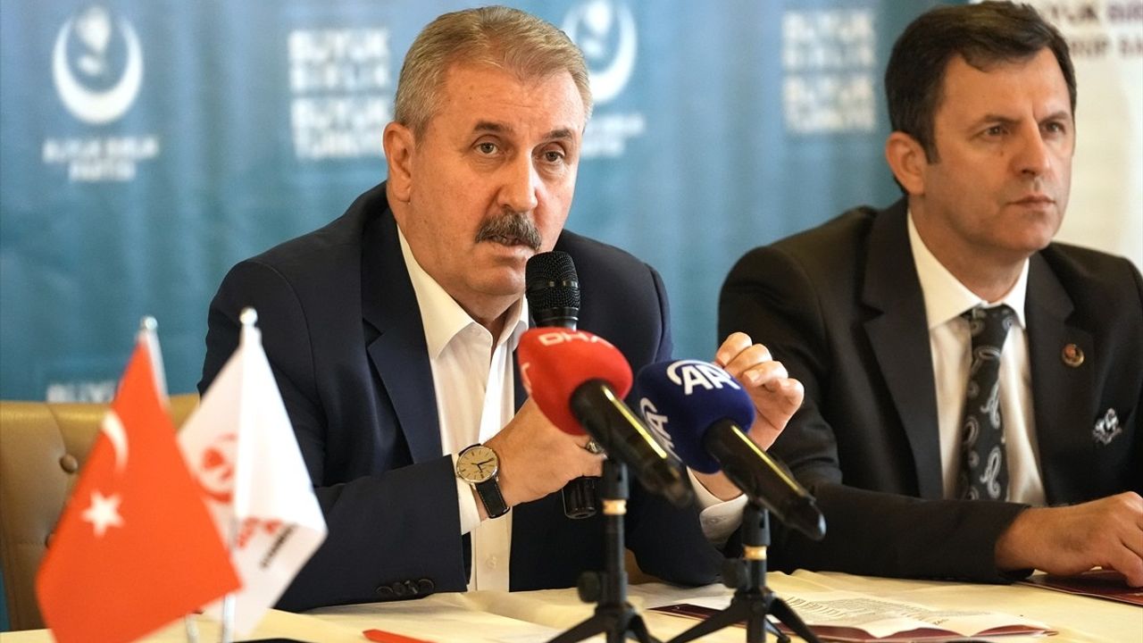 BBP Lideri Destici'den Instagram Yasağına Destek