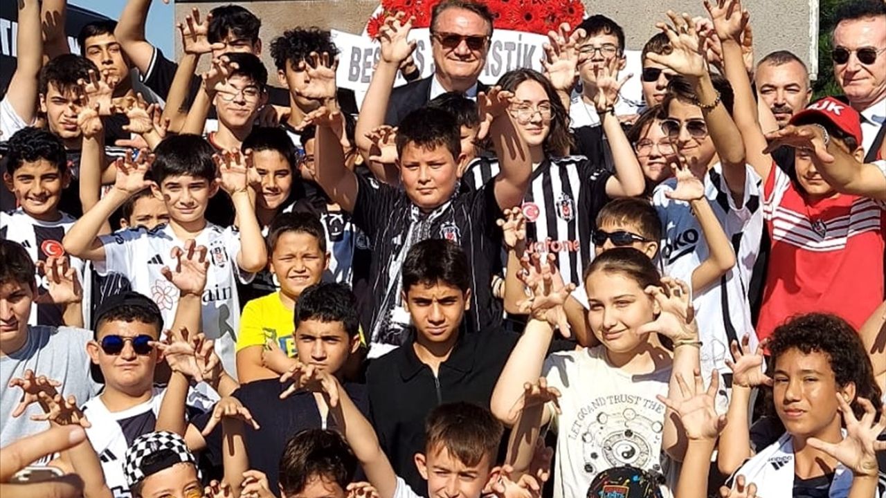 Beşiktaş Başkanı Hasan Arat, Kocatepe'de Anma Programına Katıldı