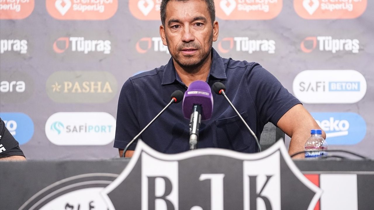 Beşiktaş'ın Antalyaspor Zaferi ve Giovanni van Bronckhorst'un Değerlendirmeleri