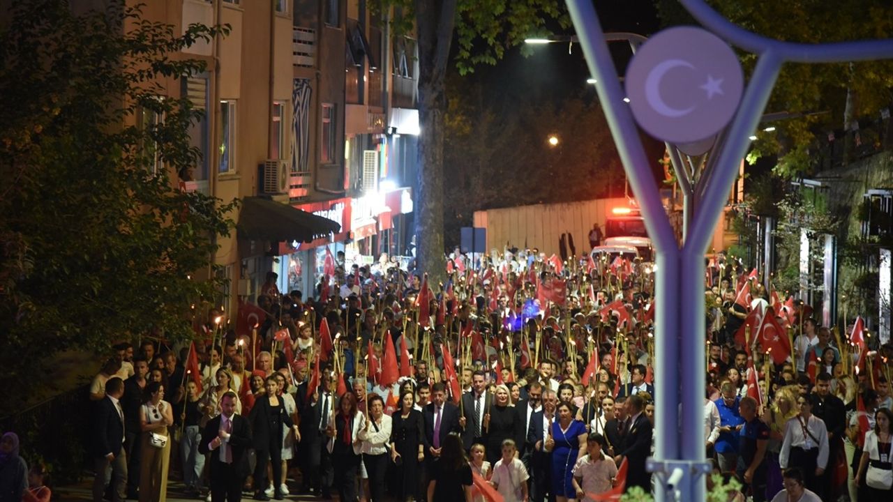 Bilecik'te 30 Ağustos Zafer Bayramı Fener Alayı Coşkuyla Kutlandı