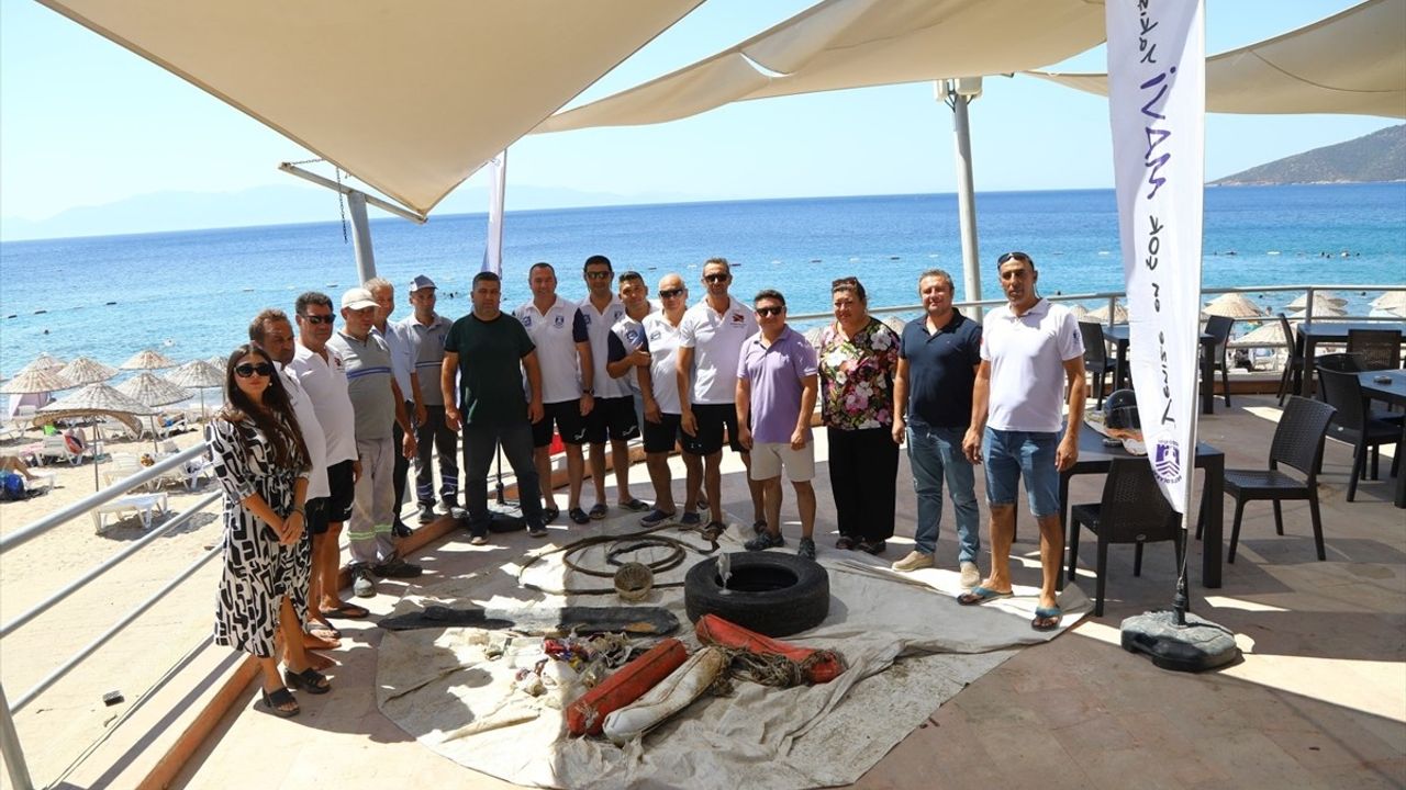 Bodrum'da Gönüllü Dalgıçlar Çiftlik Koyu'nda Deniz Dibi Temizliği Gerçekleştirdi