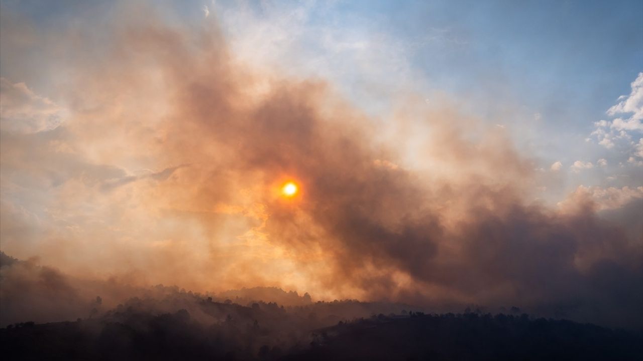 Bolu'da Yangın Kontrol Altına Alındı, Tedbir Amaçlı Tahliyeler Devam Ediyor