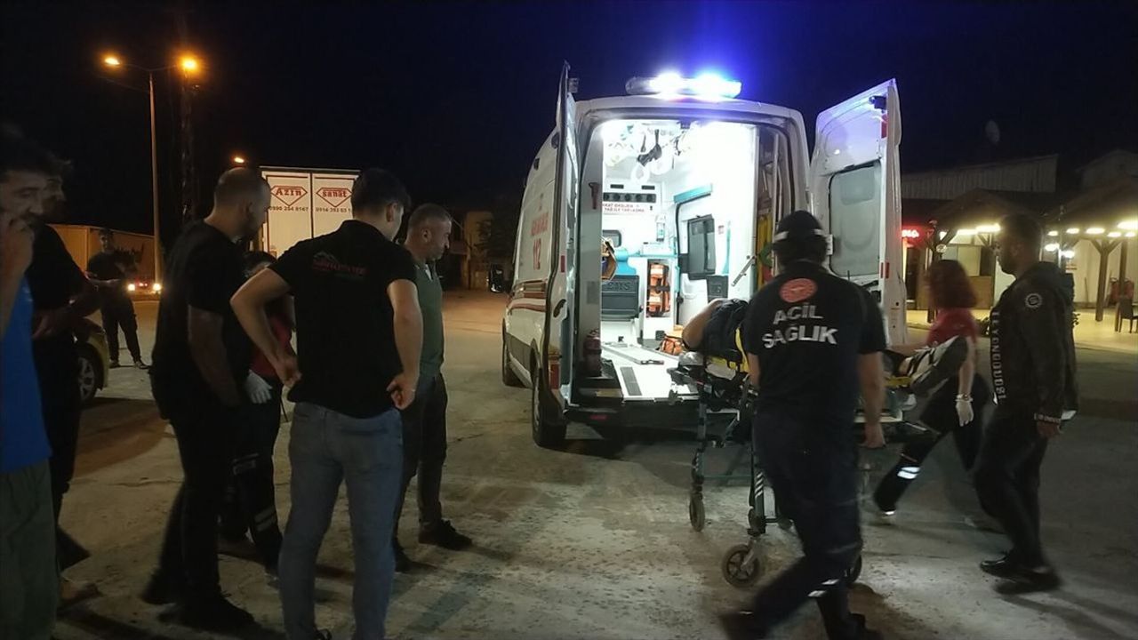 Bolu Dağı'nda Fren Arızası: Tır Taksiye Çarptı