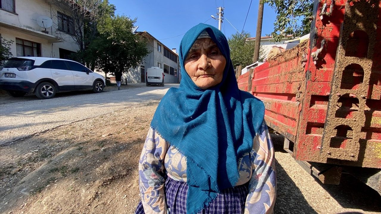 Bolu'daki Orman Yangınında Tahliye Edilenler Evlerine Dönmeye Başladı