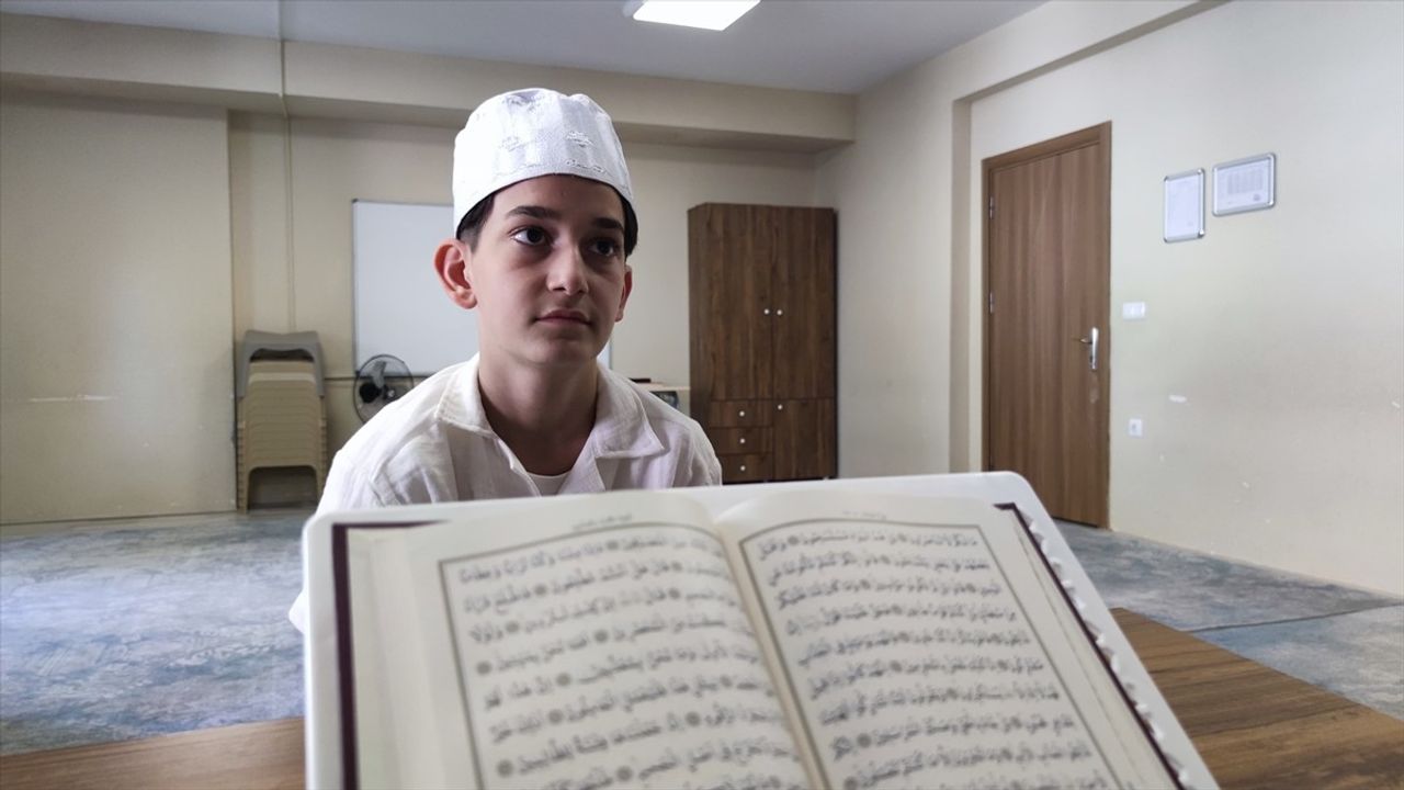 Bursa'da 11 Yaşında Hafızlık Başarısı