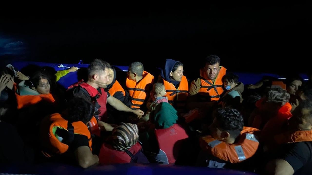 Çanakkale Ayvacık açıklarında 96 düzensiz göçmen yakalandı