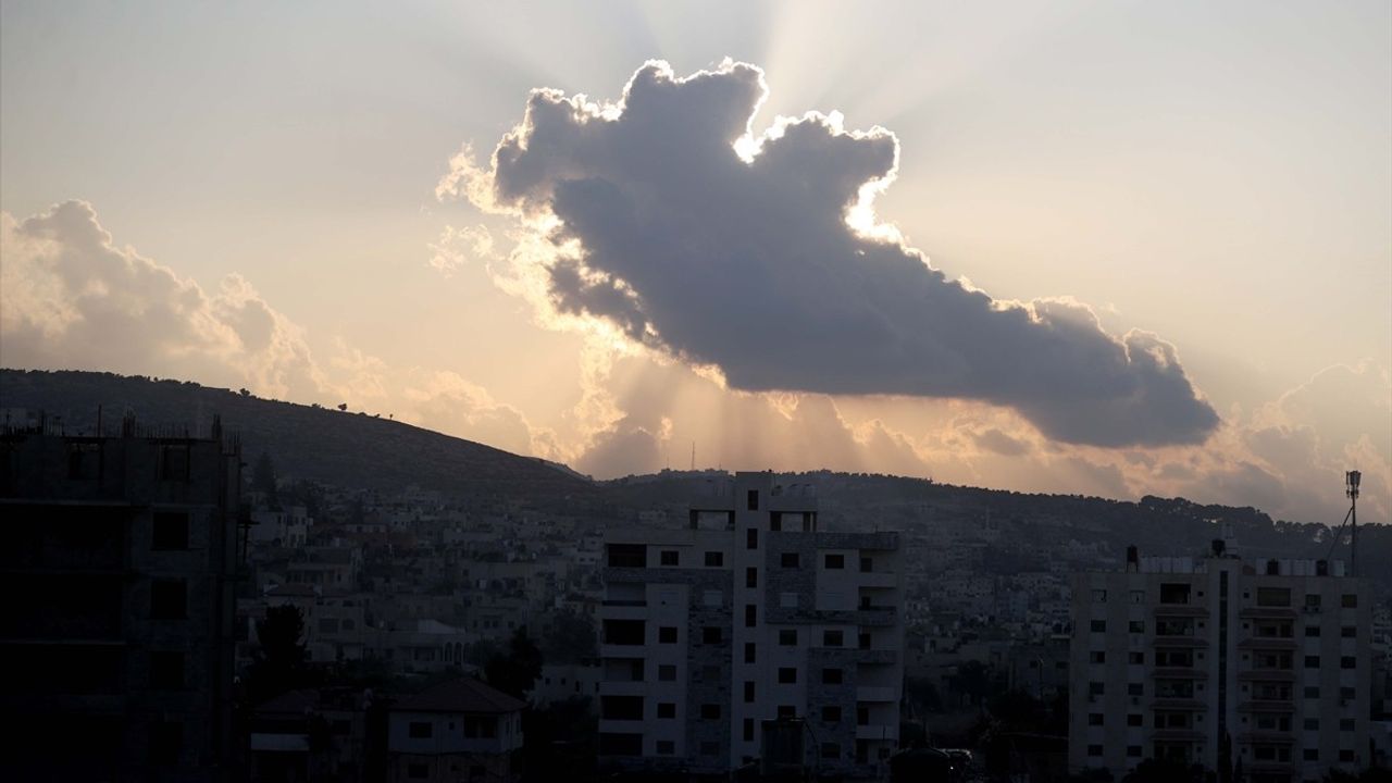 Cenin'de İsrail Saldırıları: İki Filistinli Hayatını Kaybetti