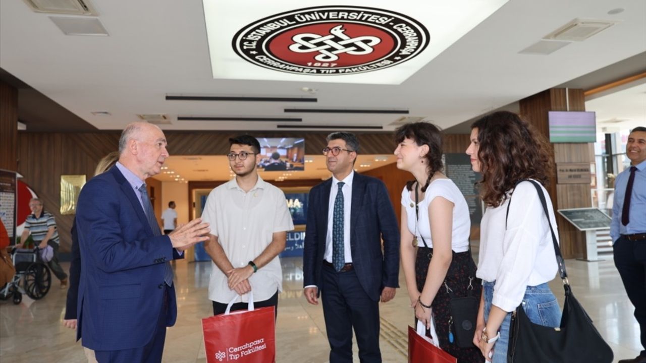 Cerrahpaşa Tıp Fakültesi'ne YKS Başarısıyla Yerleşen Öğrenciler