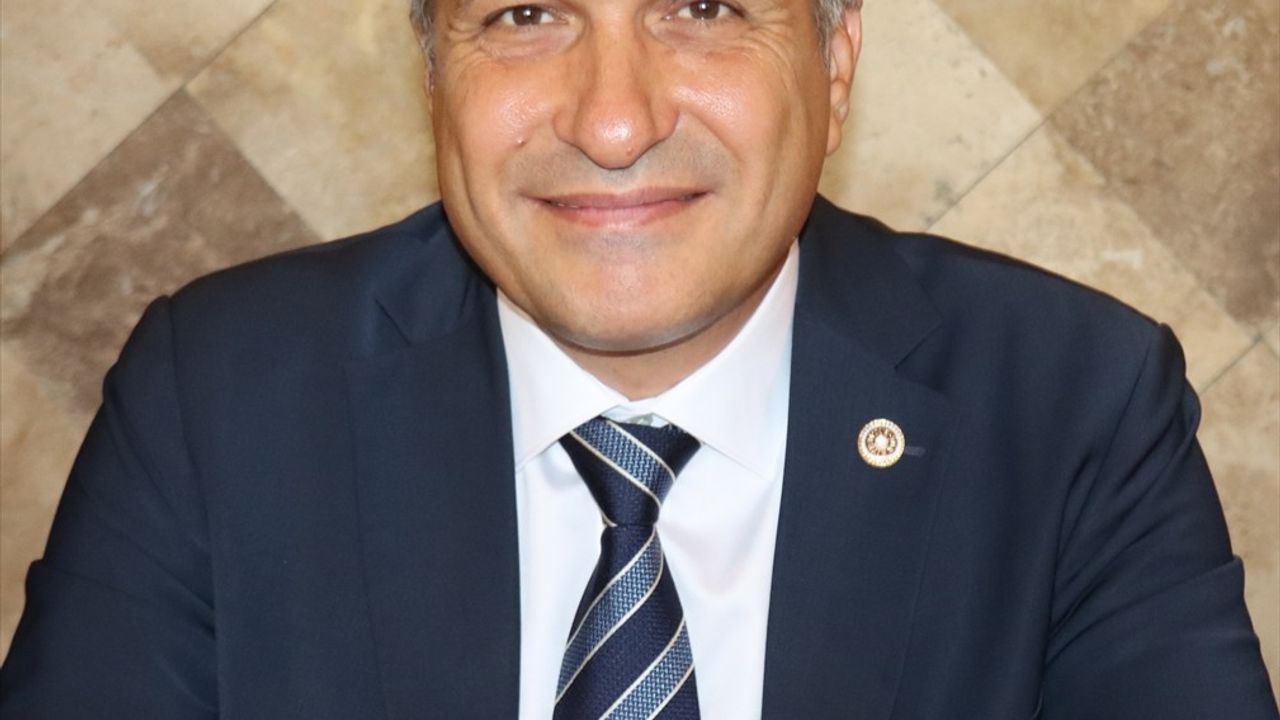 CHP Genel Başkan Yardımcısı, Adıyaman'da Eğitimcilerle Buluştu