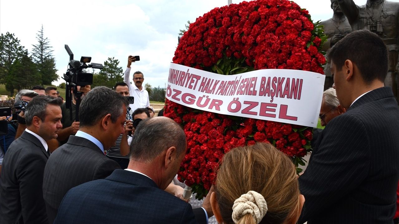 CHP Genel Başkanı Özgür Özel'in Dumlupınar'daki Açıklamaları