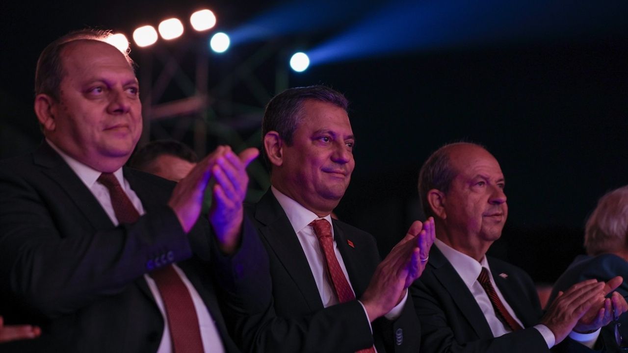 CHP Genel Başkanı Özgür Özel, Türkiye İş Bankası'nın 100. Yılını Kutladı