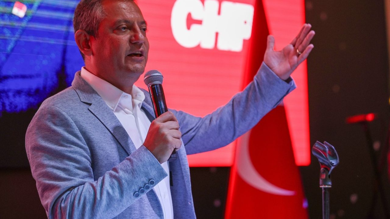 CHP Kadın Kolları Kurultayı Öncesi Özgür Özel Buluşmaları