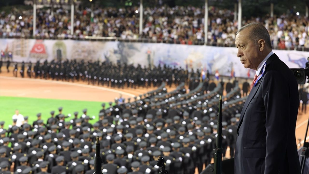 Cumhurbaşkanı Erdoğan'dan Jandarma ve Sahil Güvenlik Mezuniyetinde Önemli Mesajlar