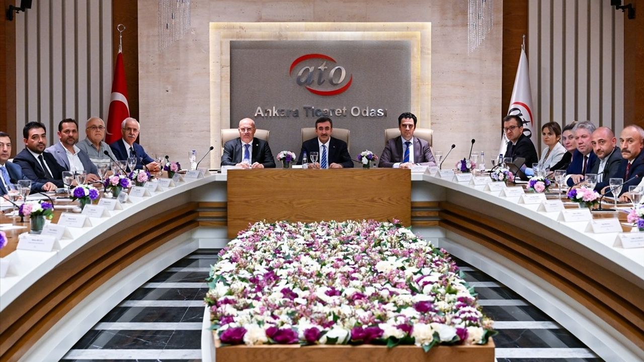 Cumhurbaşkanı Yardımcısı Yılmaz, ATO ile Geleceği Tartıştı