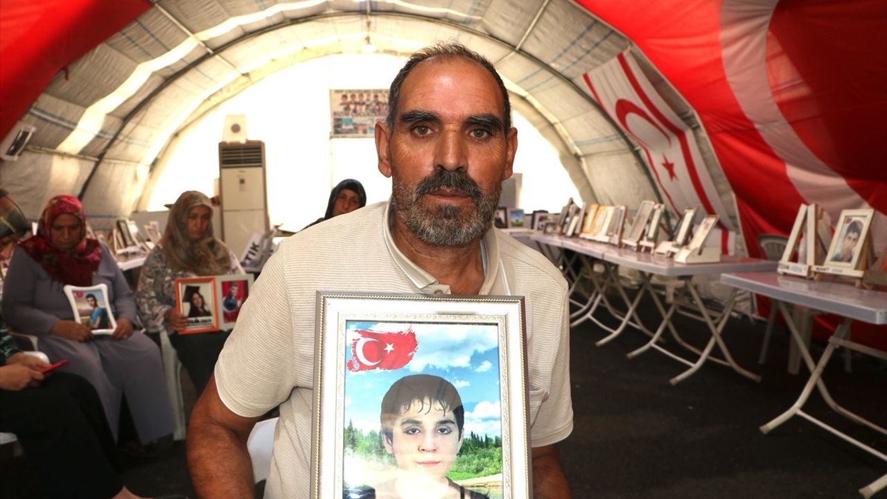 Diyarbakır Anneleri Sıcak Havalara Rağmen Evlat Nöbetine Devam Ediyor