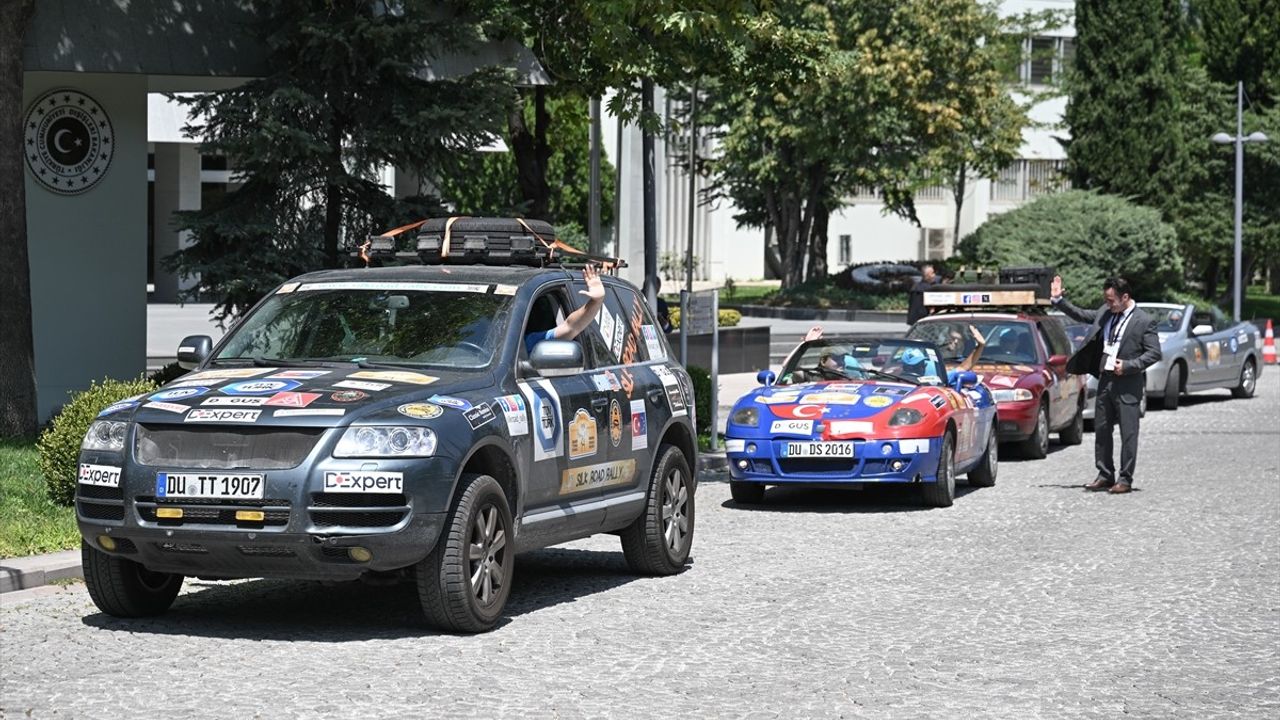 Doğu-Batı Dostluk ve İpek Yolu Rallisi'nin 2. Etabı Başladı