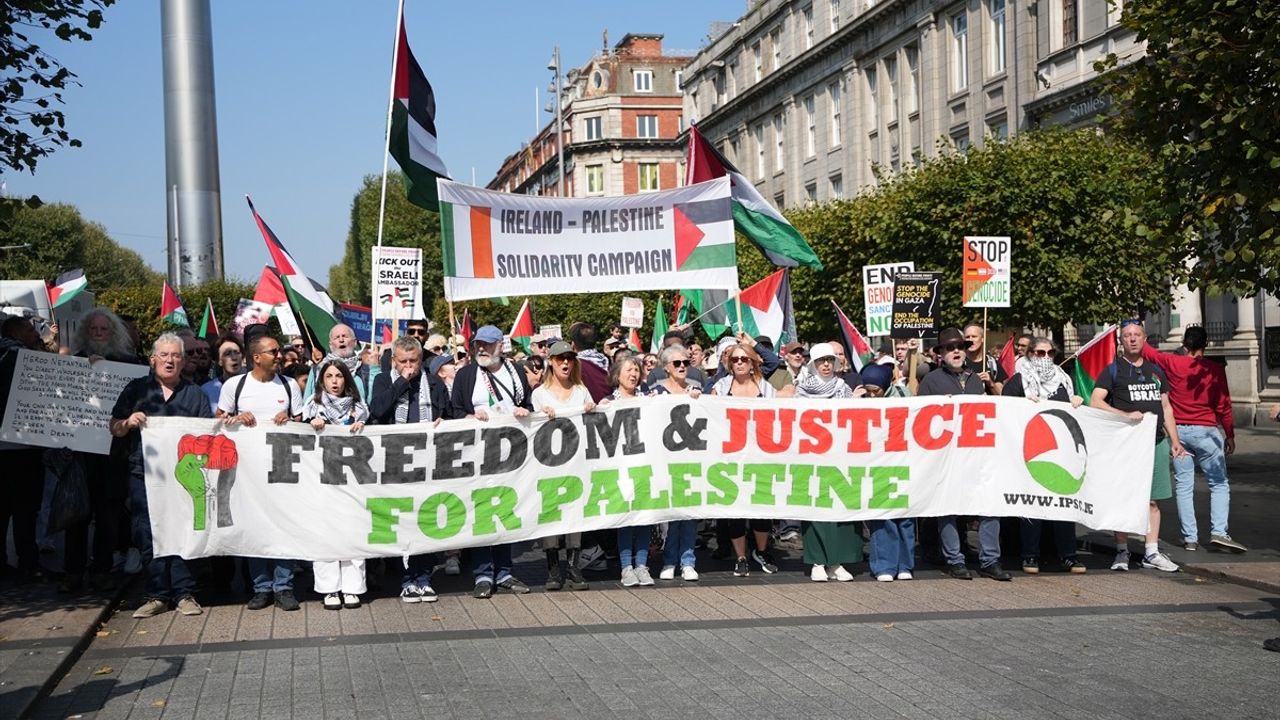 Dublin'de Filistin İçin Ulusal Yürüyüş Düzenlendi