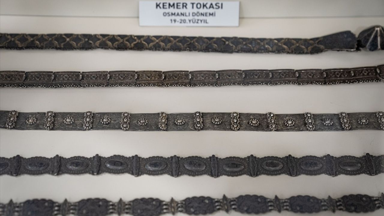 Erzurum Müzesi'nde 3500 Yıllık Takılar Sergilendi