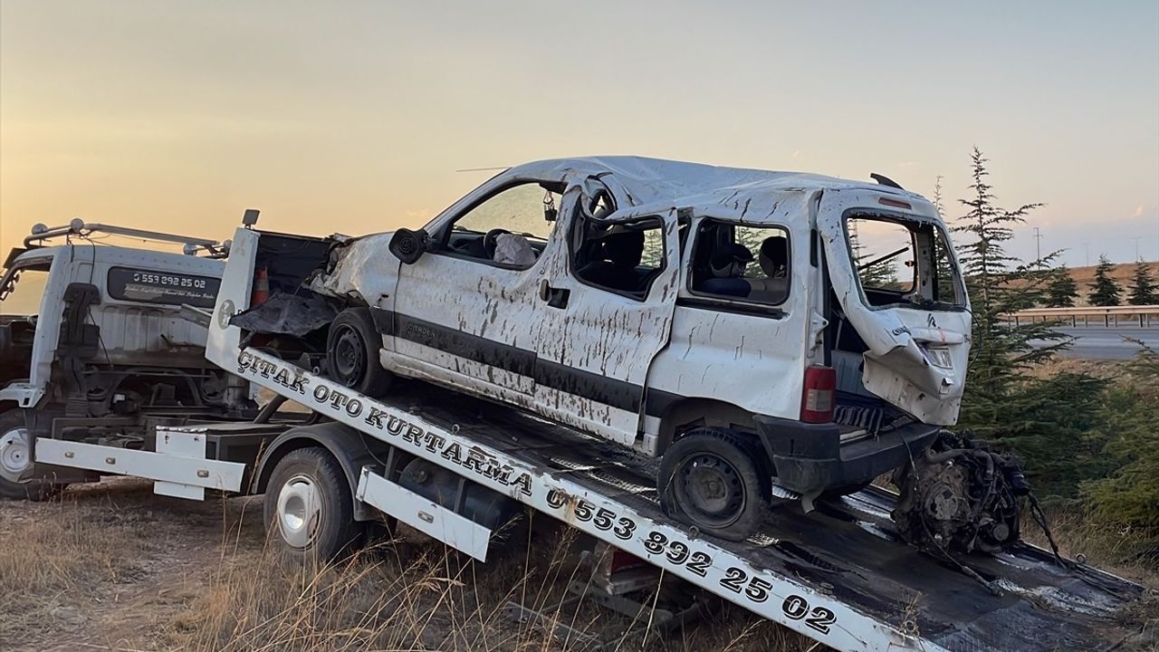 Eskişehir'de Devriye Hafif Ticari Araç Kazası: Sürücü Hayatını Kaybetti
