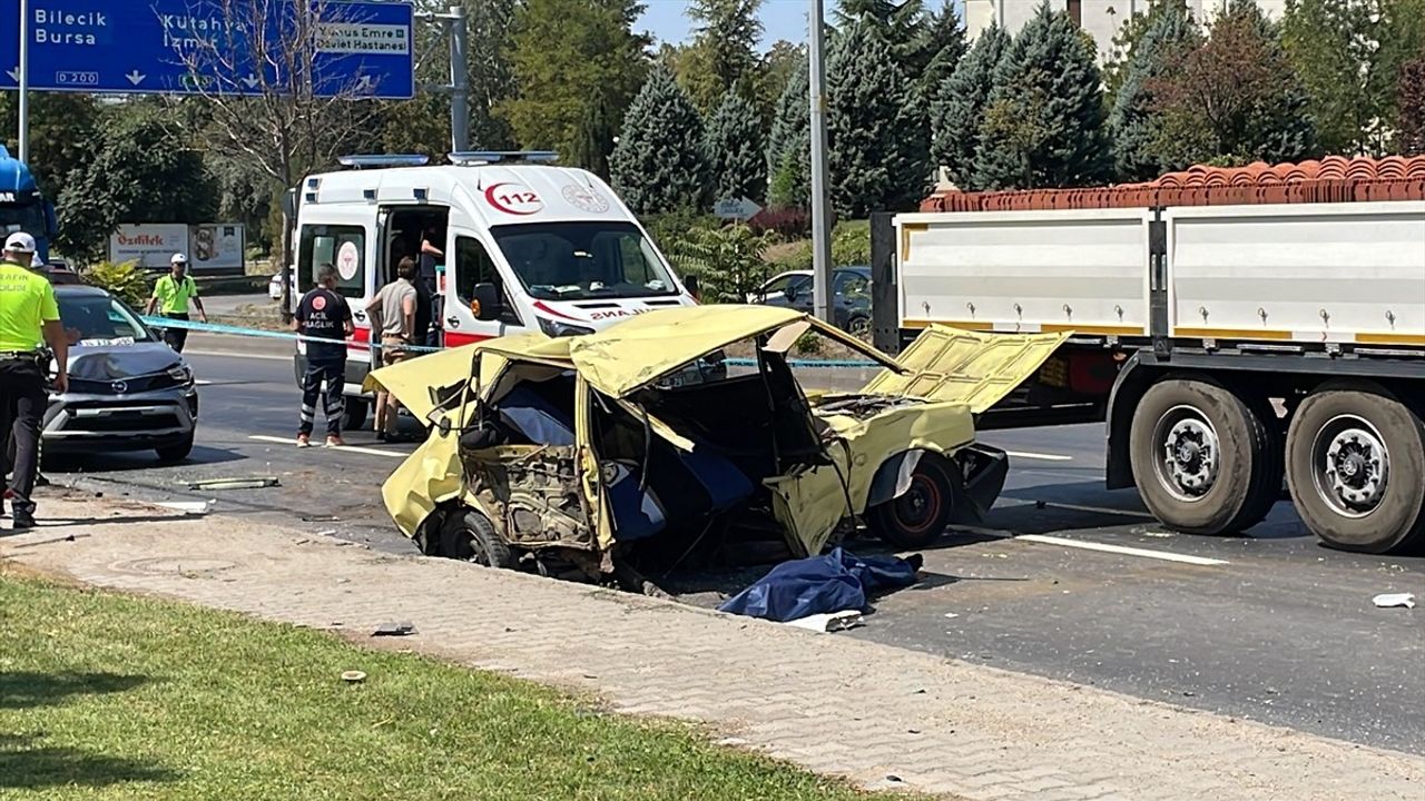 Eskişehir'de Trafik Kazası: Bir Ölü, Üç Yaralı