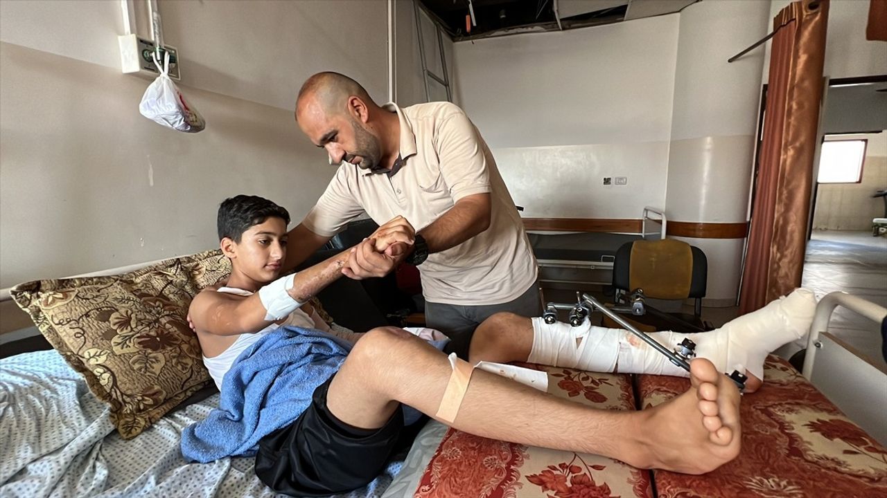 Faris Ebu Casir, Babasının İzinden Giderek Filistinlilerin Sesini Duyurmak İstiyor