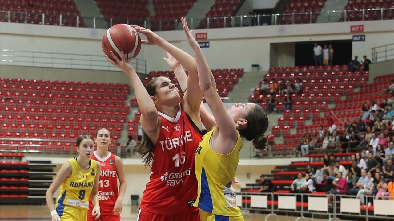 FIBA 16 Yaş Altı Kadınlar B Kategorisi Avrupa Şampiyonası'nda Türkiye - Romanya Mücadelesi