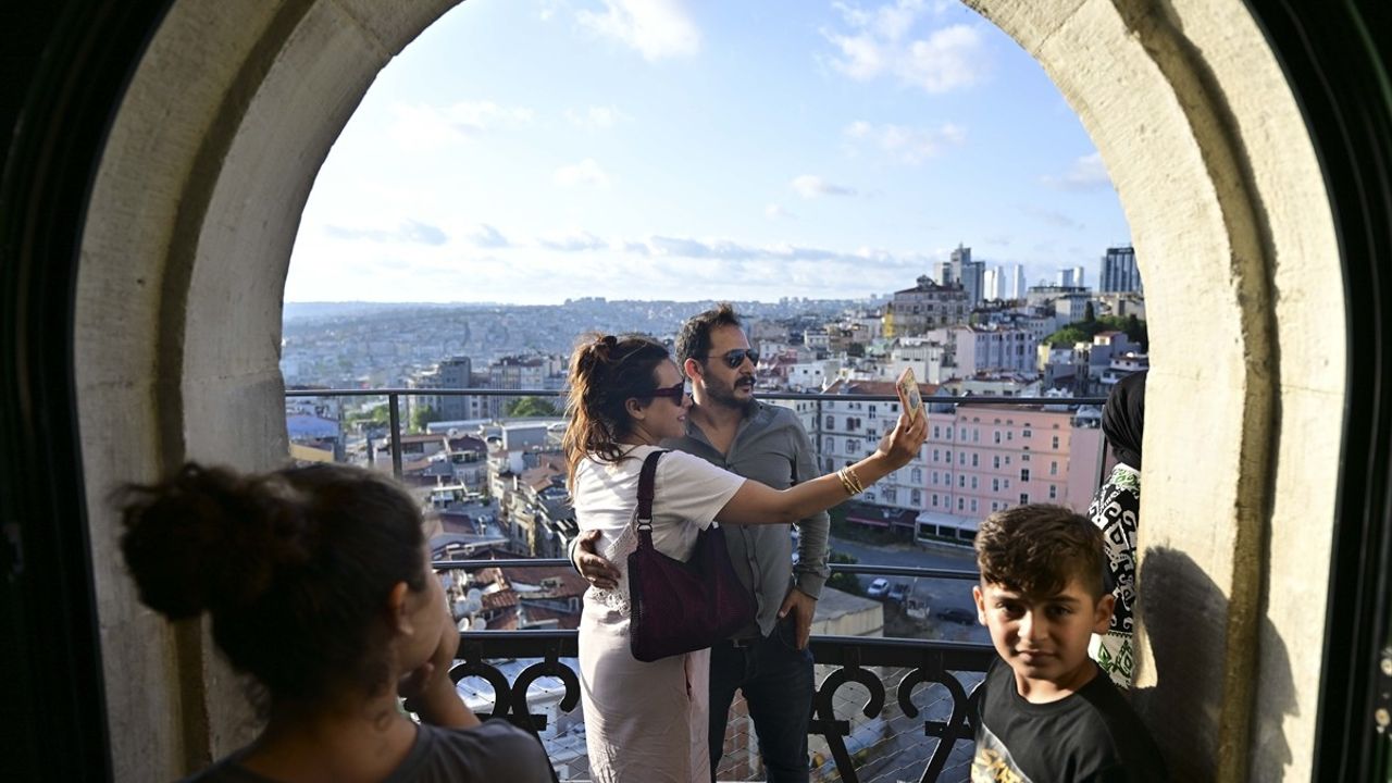 Galata Kulesi'nin Göz Alıcı Görüntüleri FPV Dron ile Ekrana Geldi