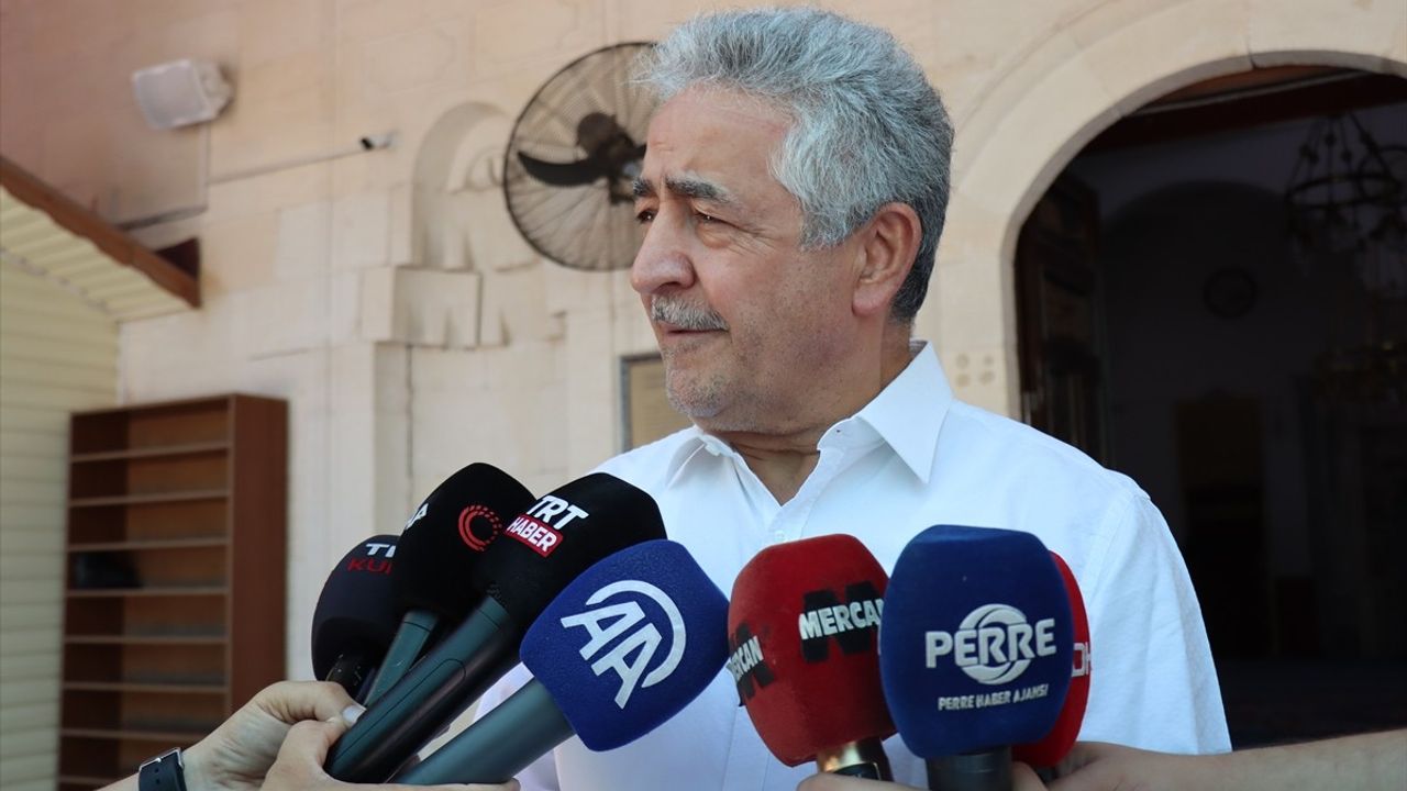 Gaziantep ve Çevre İllerde İsmail Heniyye İçin Gıyabi Cenaze Namazı Kılındı